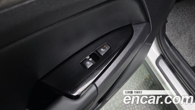 Kia Sportage 2024 — ფოტო 19/20