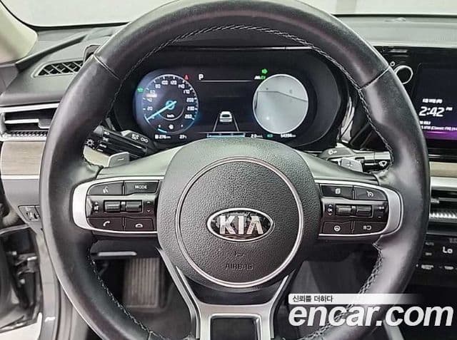 Kia K5 2021 — Şəkil 8/18