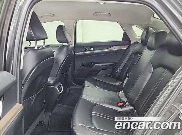 Kia K5 2021 — Şəkil 12/18