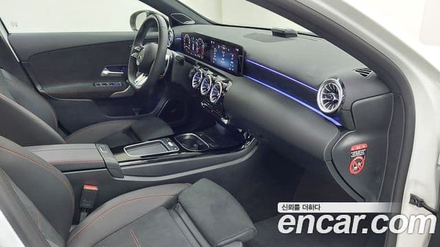 Mercedes-Benz A-Class 2025 — ფოტო 12/17