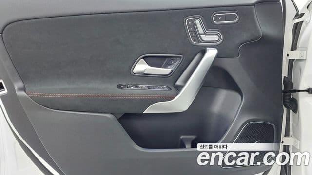 Mercedes-Benz A-Class 2025 — ფოტო 14/17