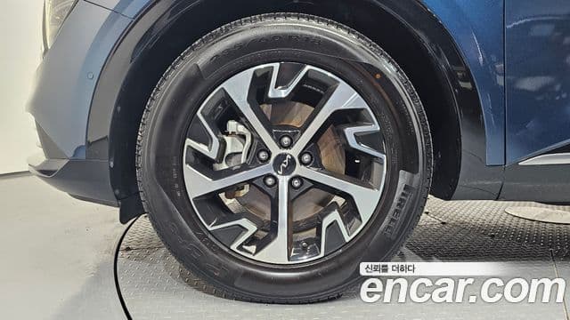Kia Sportage 2022 — ფოტო 5/20
