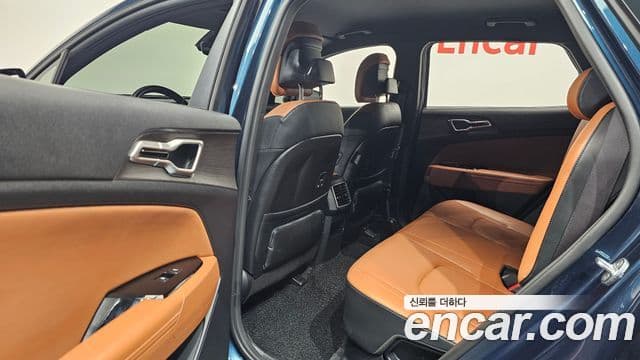 Kia Sportage 2022 — ფოტო 17/20