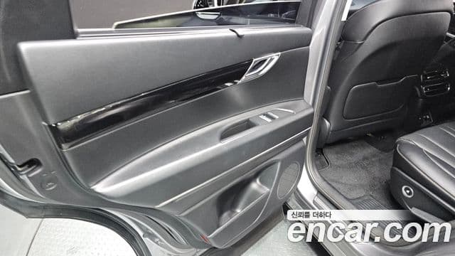 Genesis GV80 2021 — ფოტო 21/32