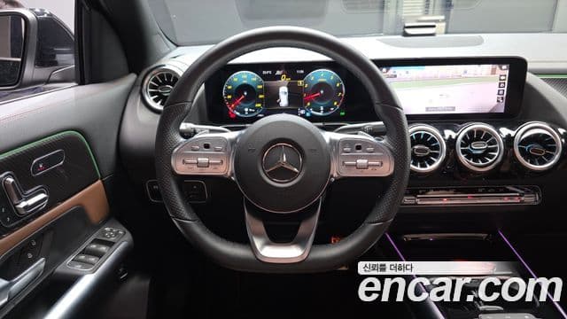 Mercedes-Benz GLA-Class 2023 — фото 12 из 20