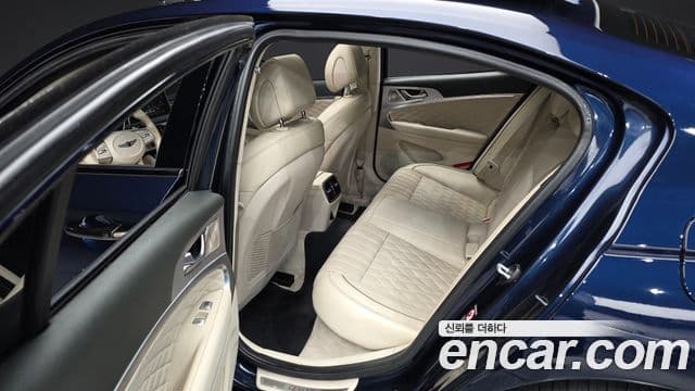 Genesis G70 2019 — ფოტო 12/20