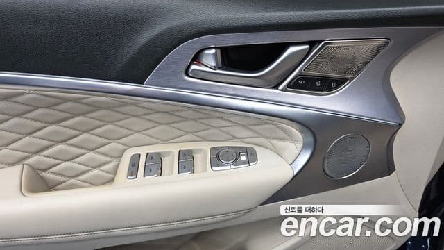 Genesis G70 2019 — ფოტო 19/20