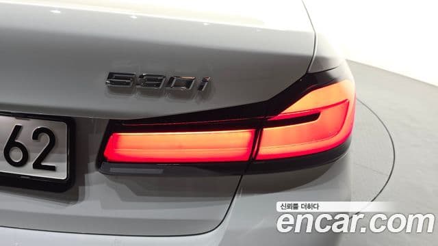 BMW 5 Series 2021 — ფოტო 20/32