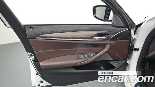 BMW 5 Series 2021 — ფოტო 5/32