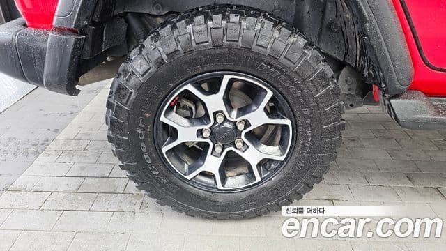 Jeep Wrangler 2019 — ფოტო 25/29