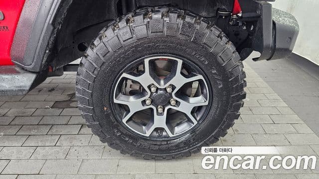 Jeep Wrangler 2019 — ფოტო 12/29