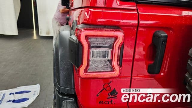 Jeep Wrangler 2019 — ფოტო 10/29