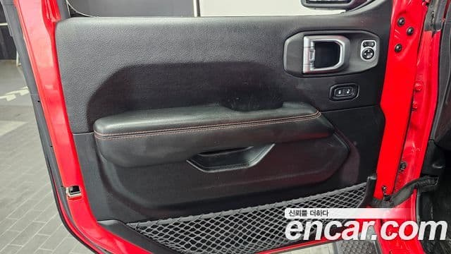 Jeep Wrangler 2019 — ფოტო 1/29