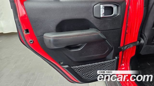 Jeep Wrangler 2019 — ფოტო 2/29