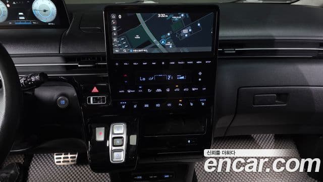 Hyundai Staria 2021 — Photo 27/35