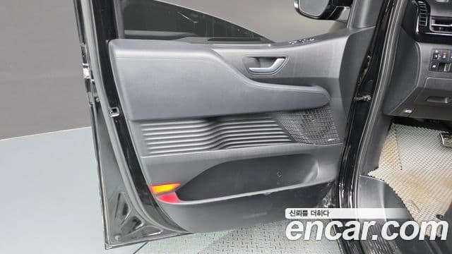 Hyundai Staria 2021 — Photo 23/35