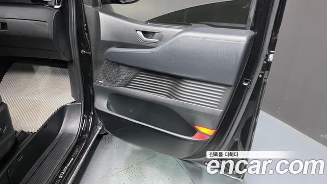 Hyundai Staria 2021 — Photo 19/35