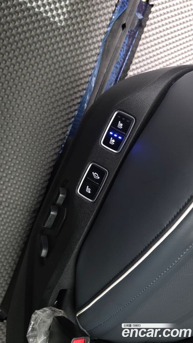 Hyundai Staria 2021 — Photo 2/35