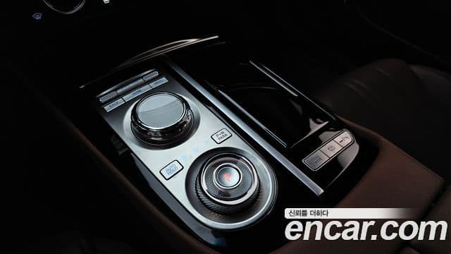Genesis G80 2023 — Photo 28/34