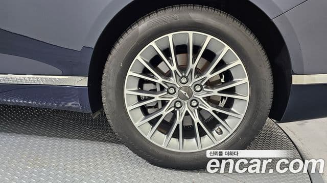 Genesis G80 2023 — Photo 33/34