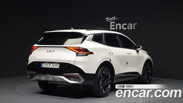 Kia Sportage 2021 — Фото 2/20