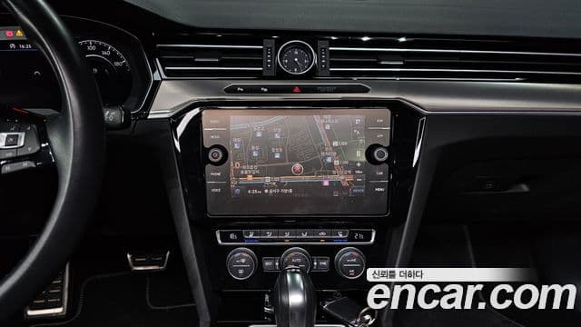 Volkswagen Arteon 2019 — Şəkil 12/20