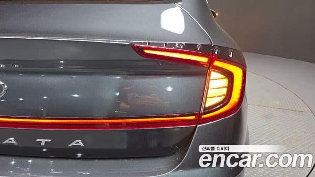 Hyundai Sonata Hybrid 2022 — ფოტო 13/31