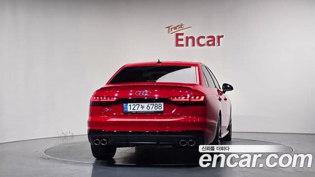 Audi A4 2021 — ფოტო 4/20