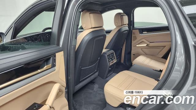 Porsche Cayenne 2025 — Photo 11/35