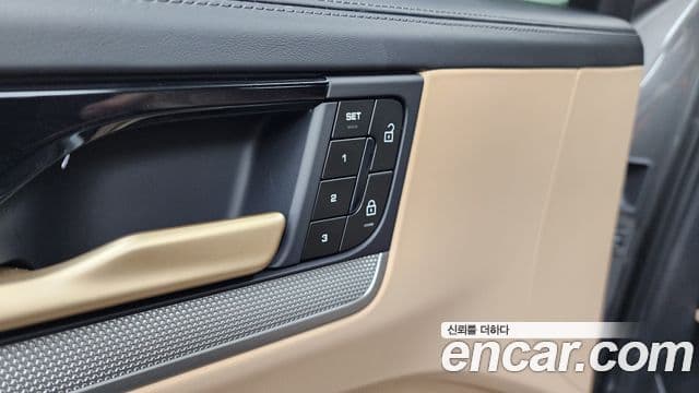 Porsche Cayenne 2025 — Photo 30/35
