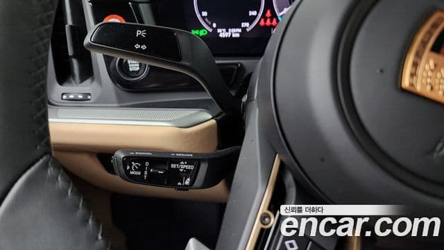 Porsche Cayenne 2025 — Photo 33/35