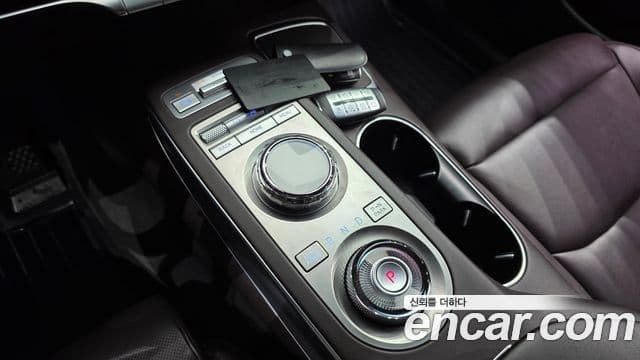 Genesis GV70 2021 — ფოტო 9/20