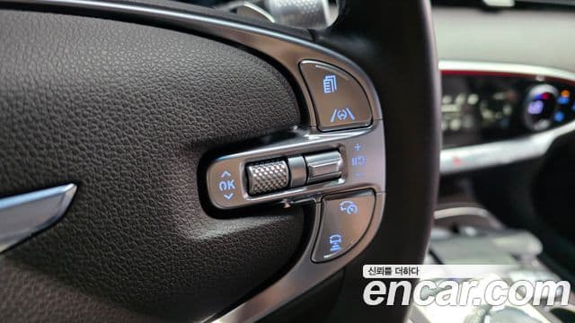 Genesis GV70 2021 — ფოტო 14/20