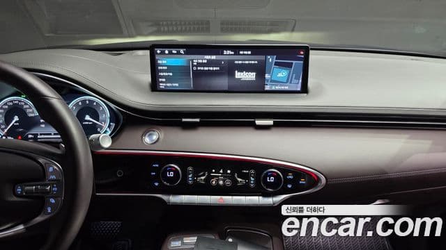 Genesis GV70 2021 — ფოტო 18/20