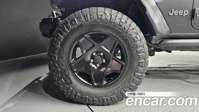Jeep Gladiator 2020 — ფოტო 5/20
