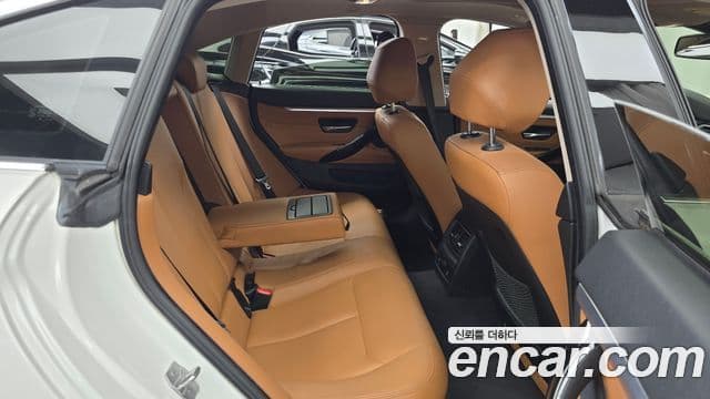 BMW 4 Series 2018 — Фото 11/20
