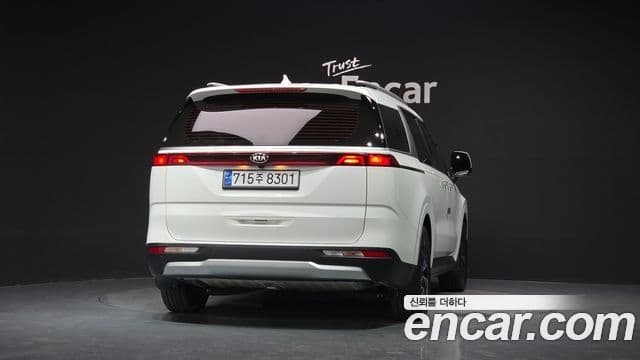 Kia Carnival 2021 — Фото 4/20