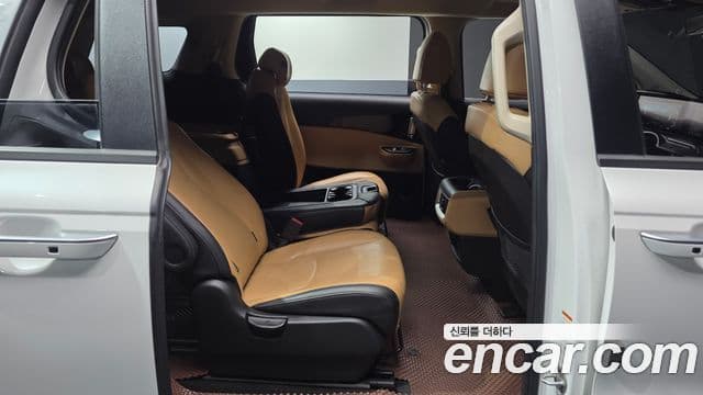 Kia Carnival 2021 — Фото 11/20