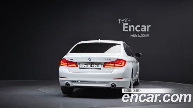 BMW 5 Series 2018 — ფოტო 4/20