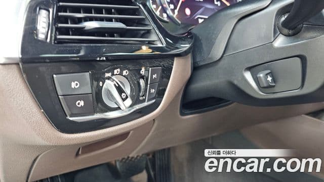 BMW 5 Series 2018 — ფოტო 19/20