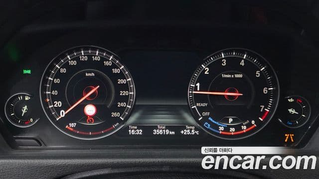 BMW 3 Series 2018 — Фото 8/20