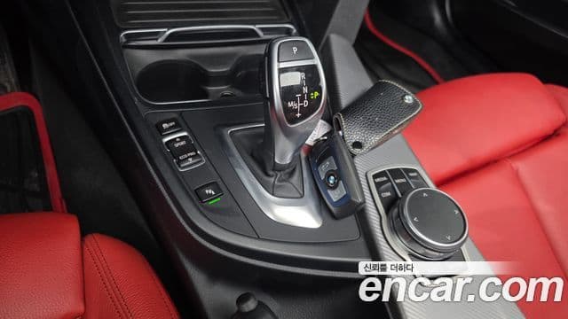 BMW 3 Series 2018 — Фото 9/20