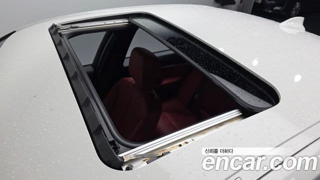 BMW 3 Series 2018 — Фото 19/20