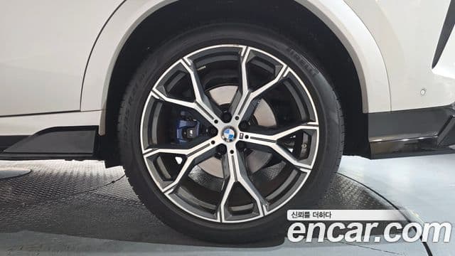 BMW X6 2022 — Photo 26/35