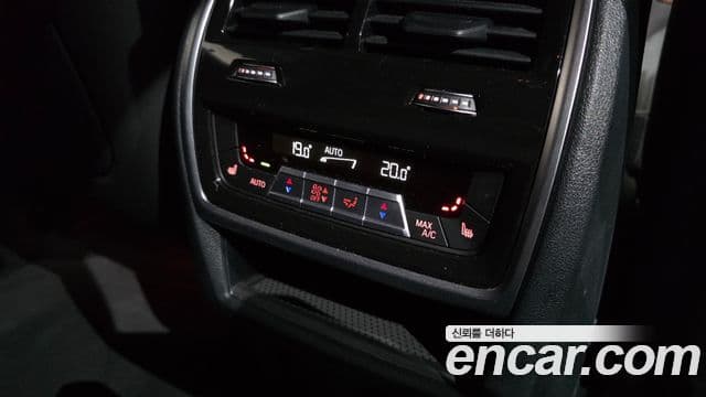 BMW X6 2022 — Photo 17/35