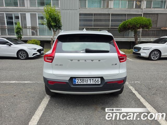 Volvo XC40 2021 — Şəkil 3/17