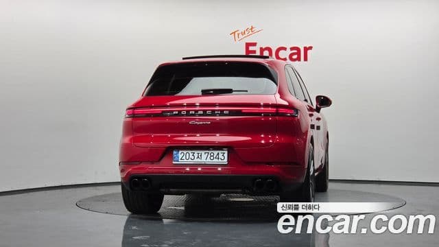 Porsche Cayenne 2024 — ფოტო 4/20