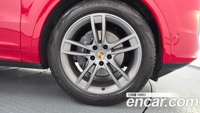 Porsche Cayenne 2024 — ფოტო 18/20