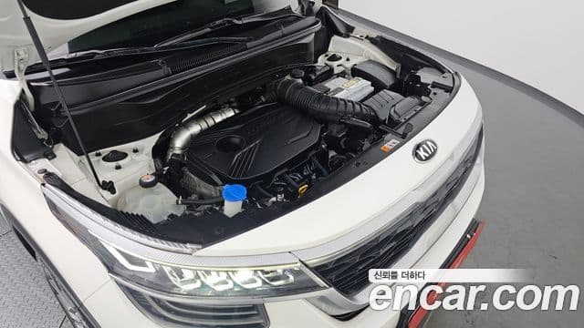 Kia Seltos 2020 — ფოტო 6/20