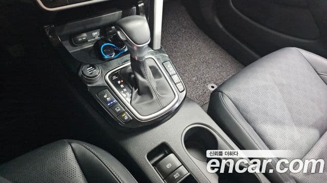 Kia Seltos 2020 — ფოტო 9/20